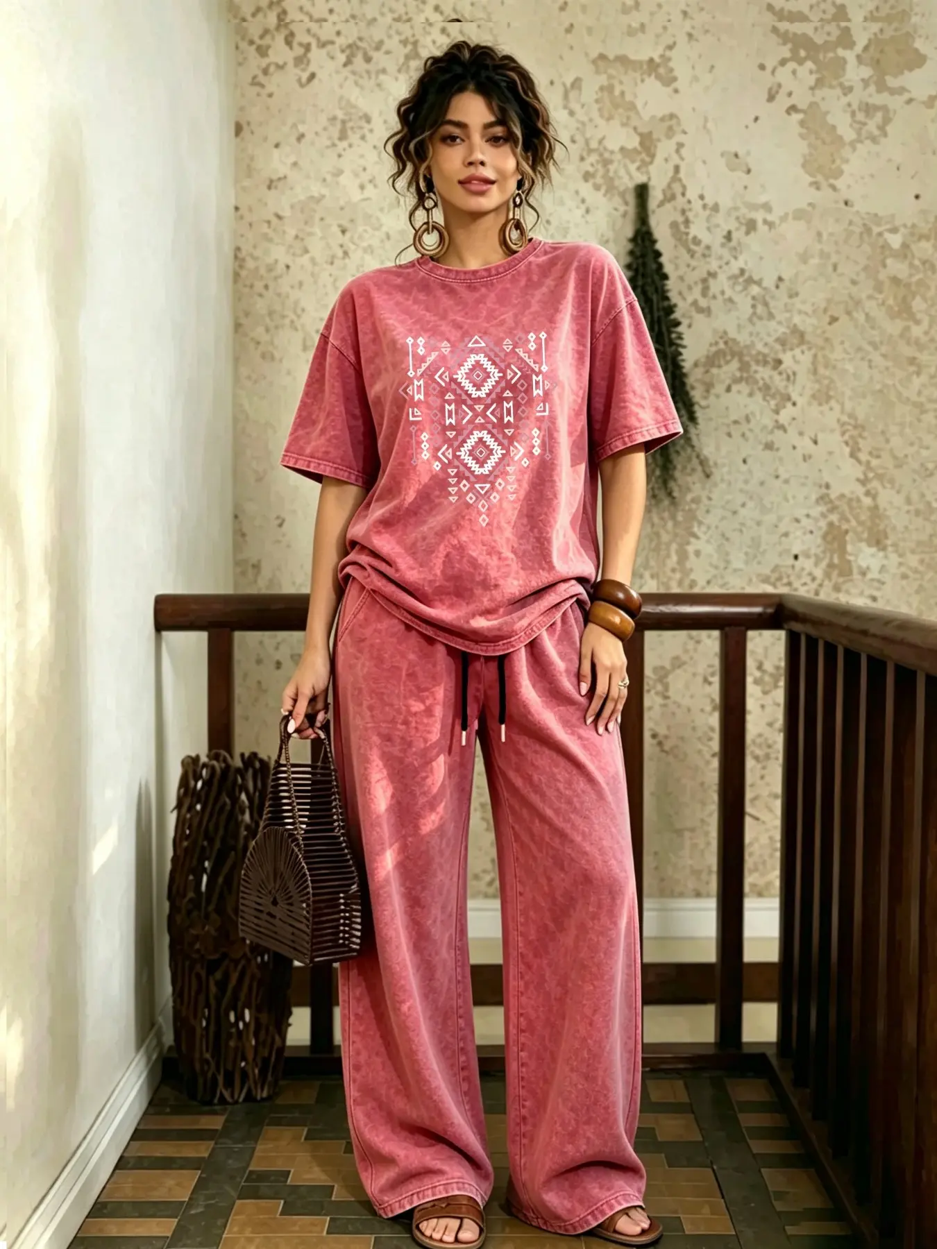 Tri-color Bohemian Western tribal print casual set; American 90s retro-casual style; drapey wide-leg fit; perfect for trendy "influencer-style" photos at cool spots.