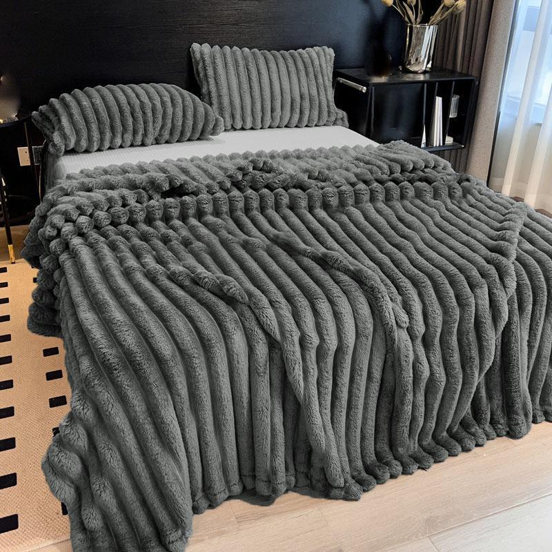 Solid Color Thickened Throw Blanket, 1 Count Soft Comfortable Sofa Blanket without Pillowcase, Warm Home Bedroom Dormitory Office Bedding, Valentine's Day Gift, Fluffy Blanket