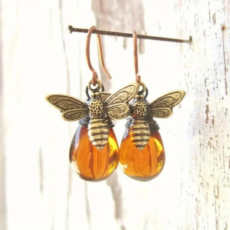 2PC Fashion Creative Bohemian Bee Earrings Animal Jewelry for Men Women Unisex Accessories Birthday Party Anniversary Christmas Gift for Friends Lovers