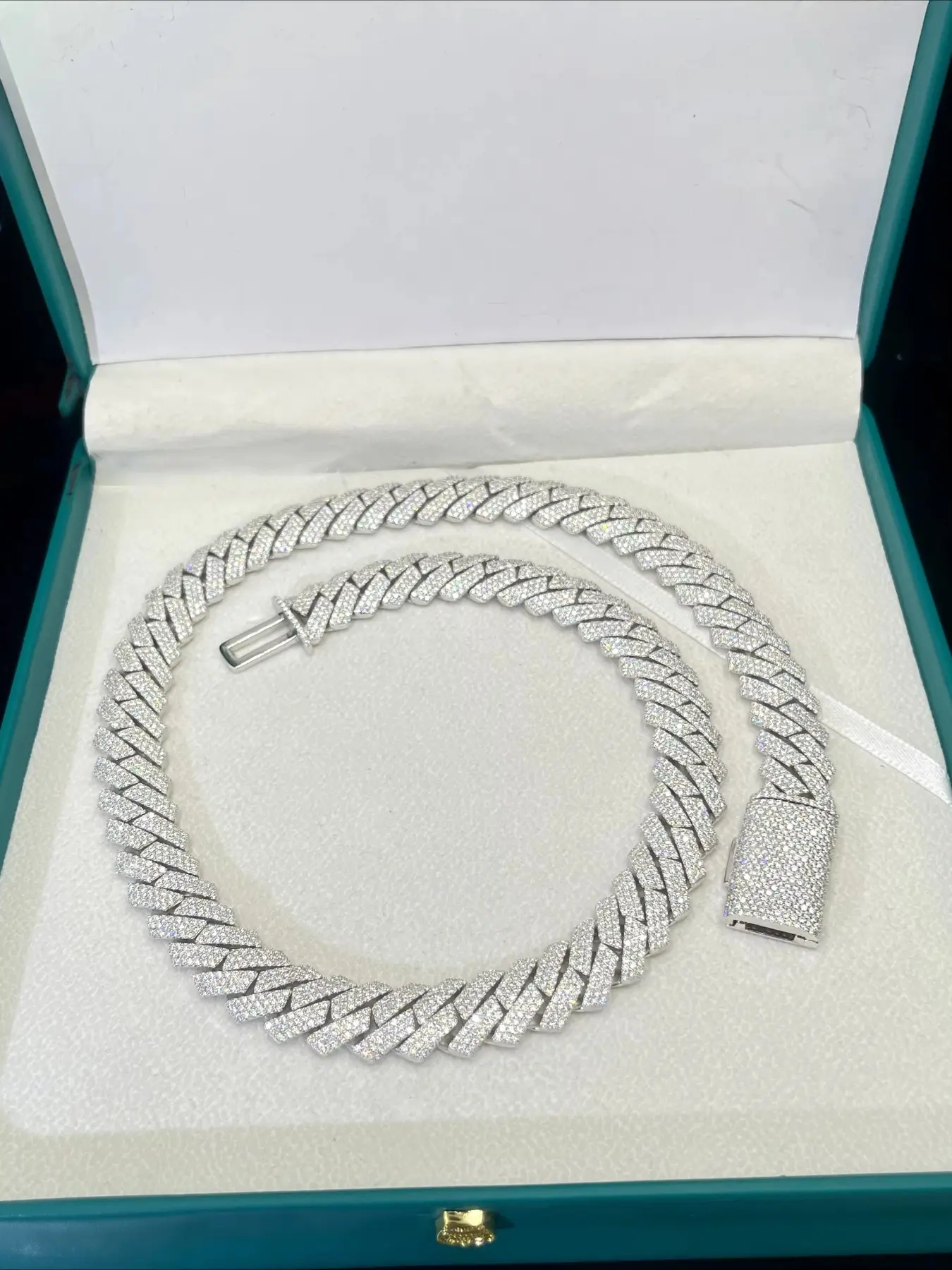 20Mm 3-row D VVS Cuban chain necklace, hip-hop jewelry, unisex, high-precision heavy-duty Cuban chain, heavy-duty thick version design, classical glory hip-hop style, rap wear sharp weapon, Cuban necklaces