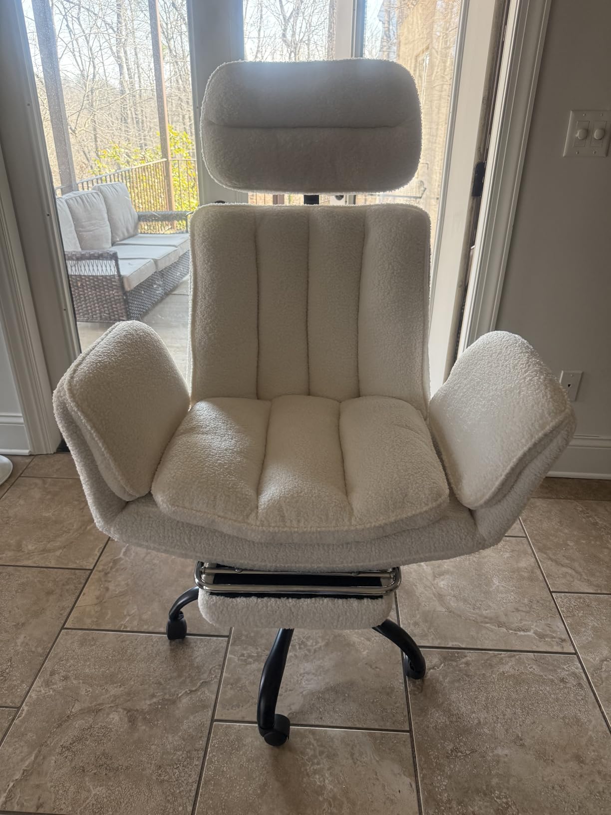 [New]Criss Cross Office Chair with Armrests & Wheels, Comfy Teddy Fleece Chair, Ergonomic Executive Gaming Computer Chairs with Foot Rest, Wide Seat Reclining Desk Chair