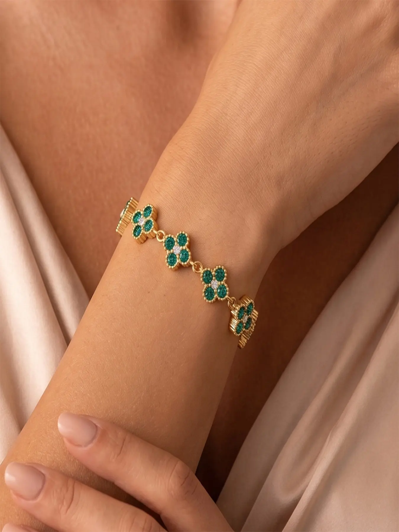 Stainless Steel Emerald Cubic Zirconia Bracelet Lucky Four Leaf Clover Link Bracelet for Women
