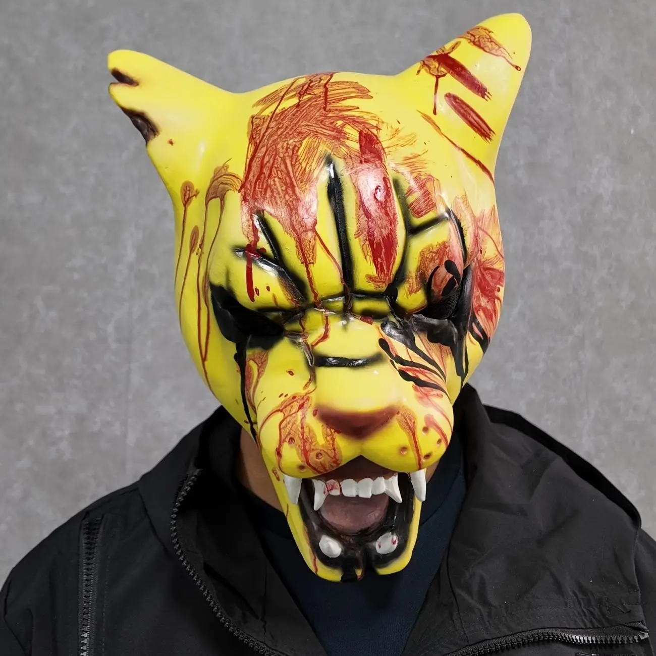 Adult Realistic Bloody Beast Latex Mask, Horror Tiger Face Costume with Blood Teeth and Stains, Soft Durable One Size, Halloween Party Props