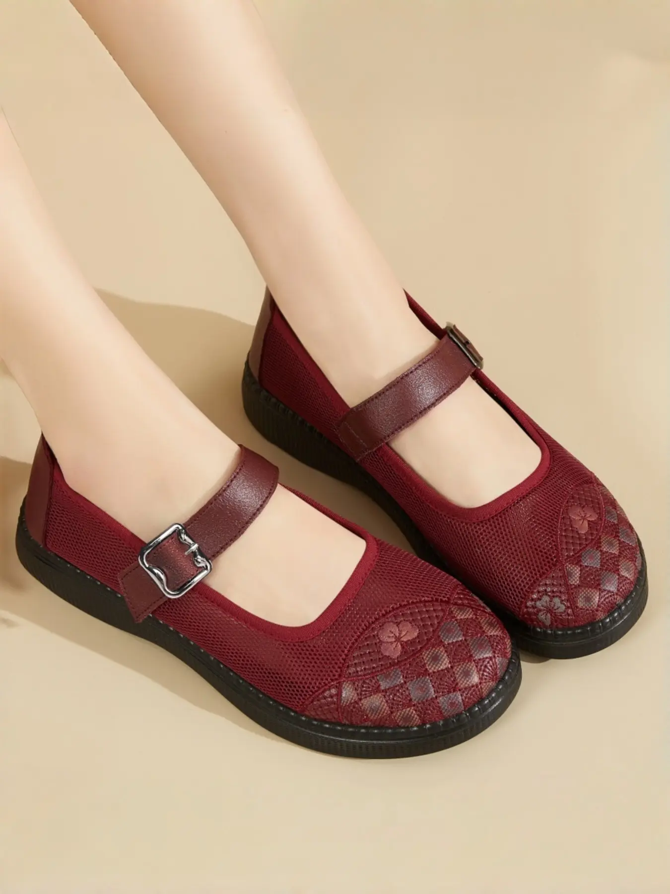 Summer Mesh Mom Shoes, Casual Summer Flats, Soft Sole Lightweight Middle Aged Elderly One-Button Shoe, Breathable Anti-Slip Flat Single Shoe for Seniors