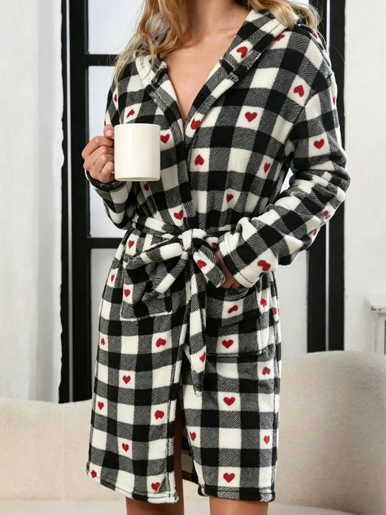 Women's Plaid Heart Print Hooded Robe, Fluffy Polar Fleece with Pockets, Cozy Bathrobe for Women