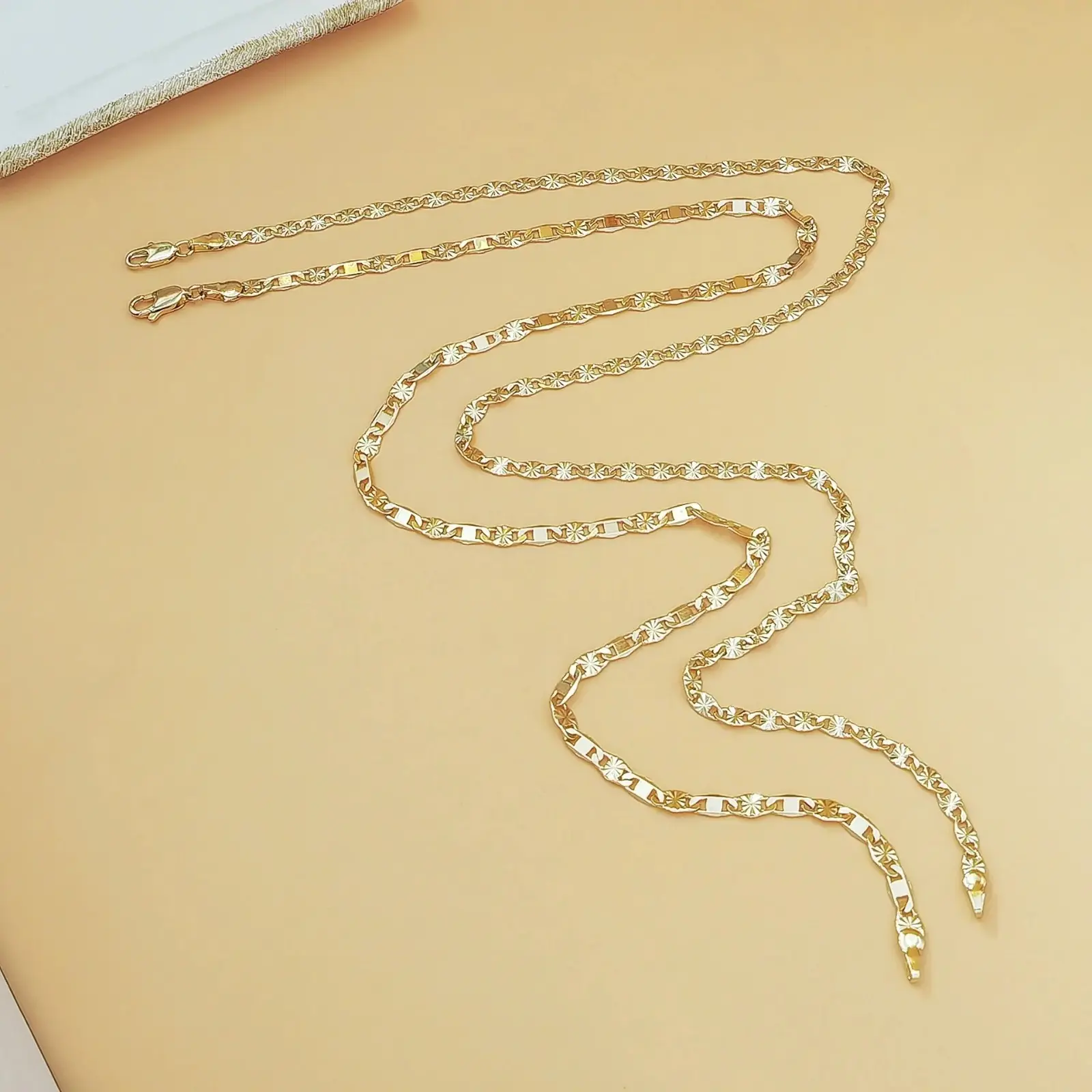 1PC 14K Gold Plated Flat Chain Necklace for women. Elegant versatile jewelry with fine craftsmanship, suitable for daily wear, parties and all occasions, also an ideal gift choice.