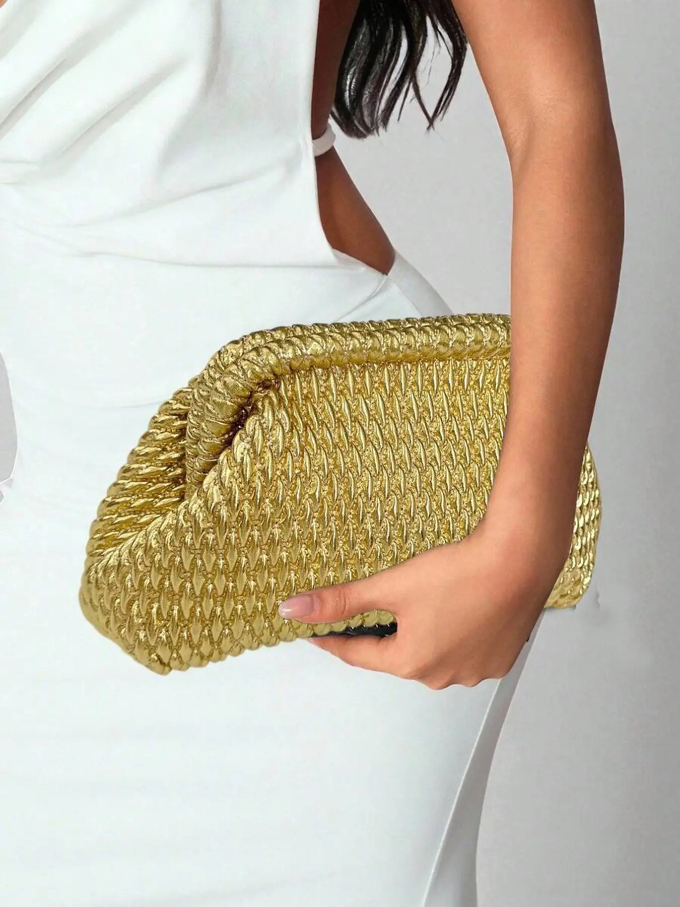 Elegant and exquisite style, niche design handbag, simple and stylish retro style, solid color texture handbag, can accommodate mobile phones and lipstick, suitable for attending dinners and friend gatherings, Elegant Stylish Purse