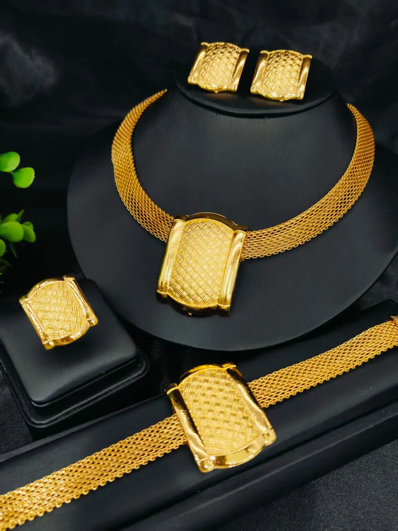 Elegant Jewelry Set for Women, 4-Piece Necklace Earrings Bracelet Ring, Wedding Party Gift, All Seasons Accessory