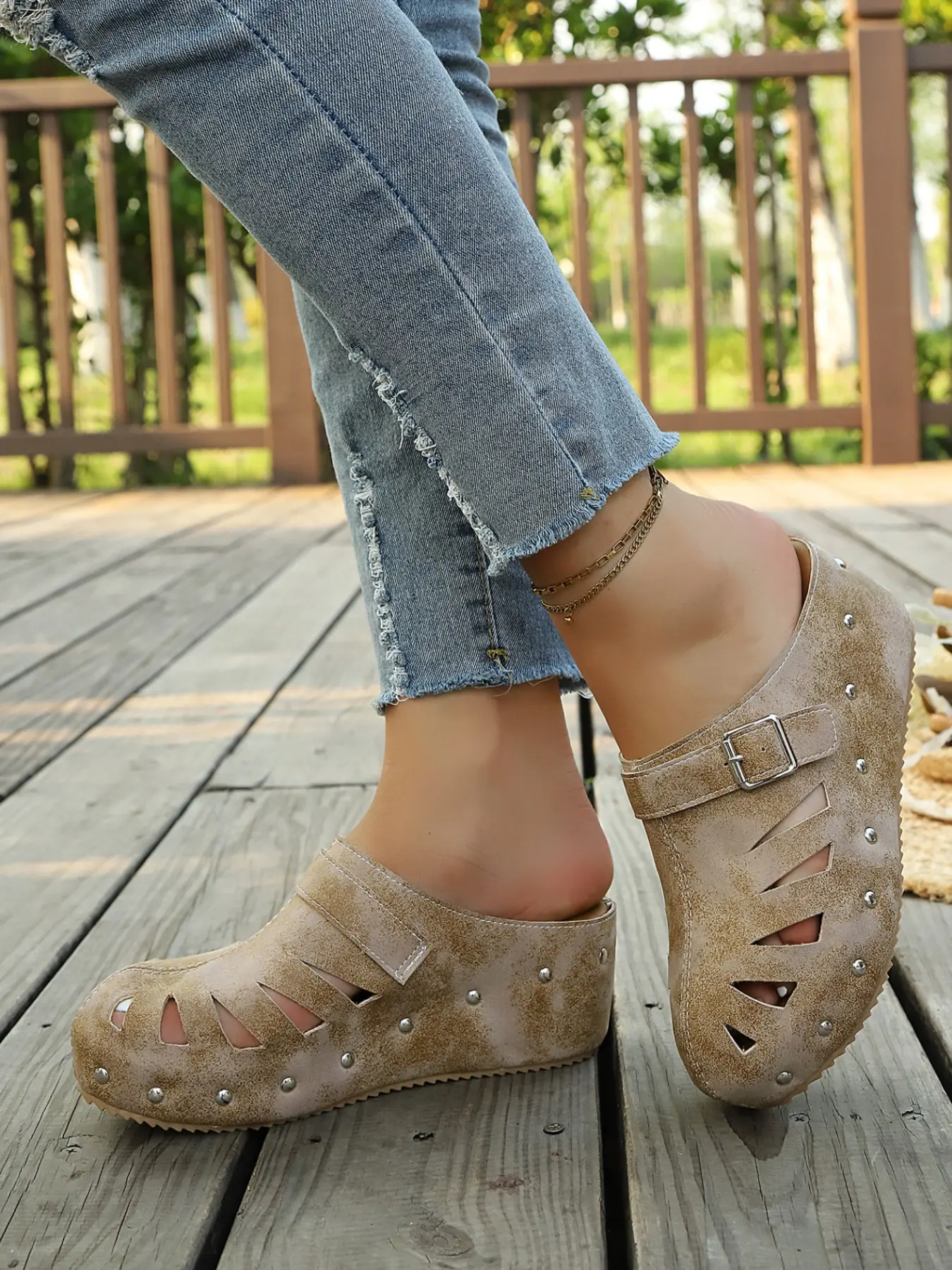 Women's Fashion Closed-Toe Sandals, Comfortable Wedge Heel Shoes, Outdoor Stylish Footwear for Summer, Trendy Ladies' Beach Flip Flops