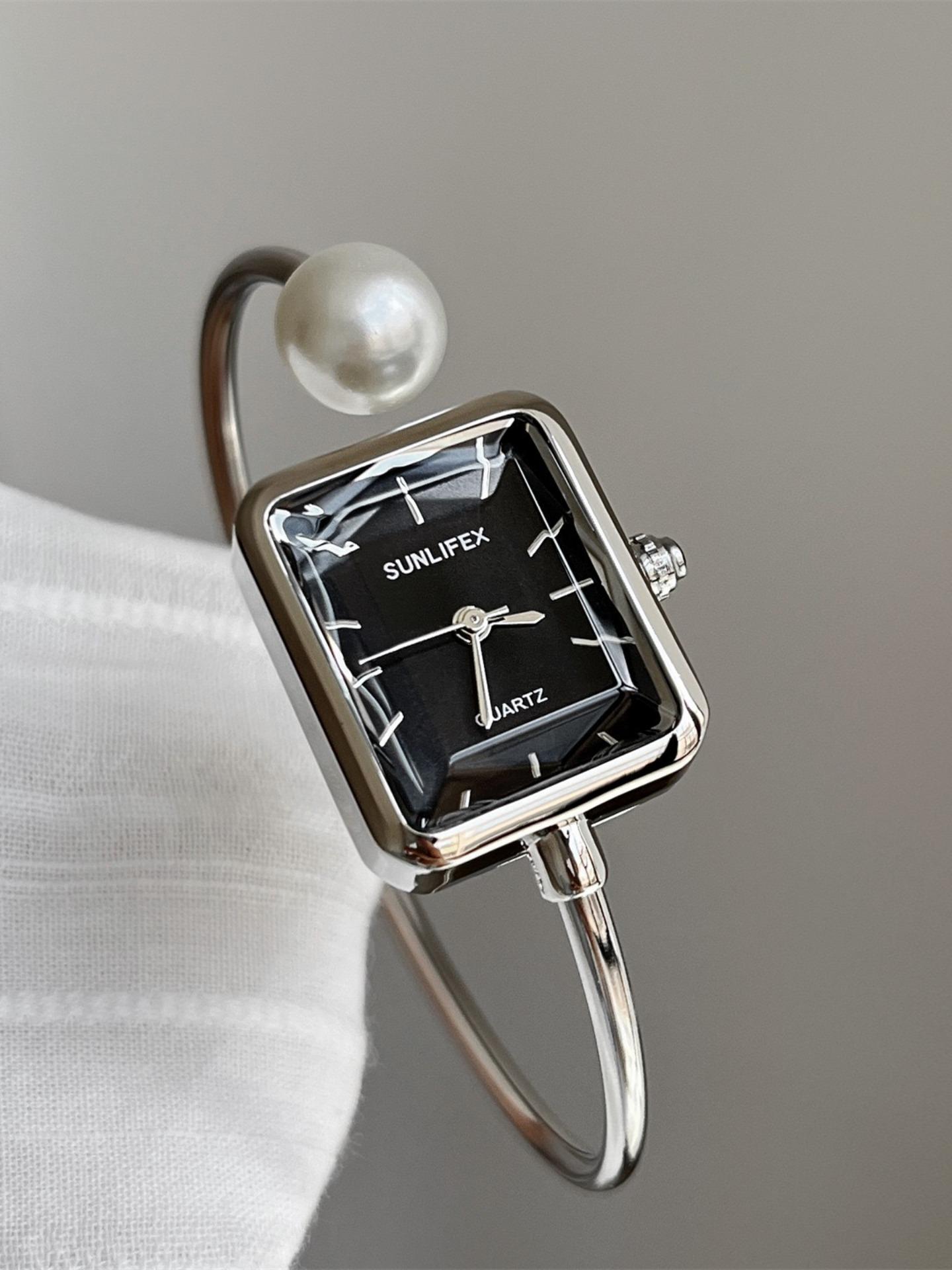 Women's Elegant Silver Color Quartz Watch, Rectangle Dial, Mineral Glass, Buckle Closure, Perfect Gift for Fashion Women
