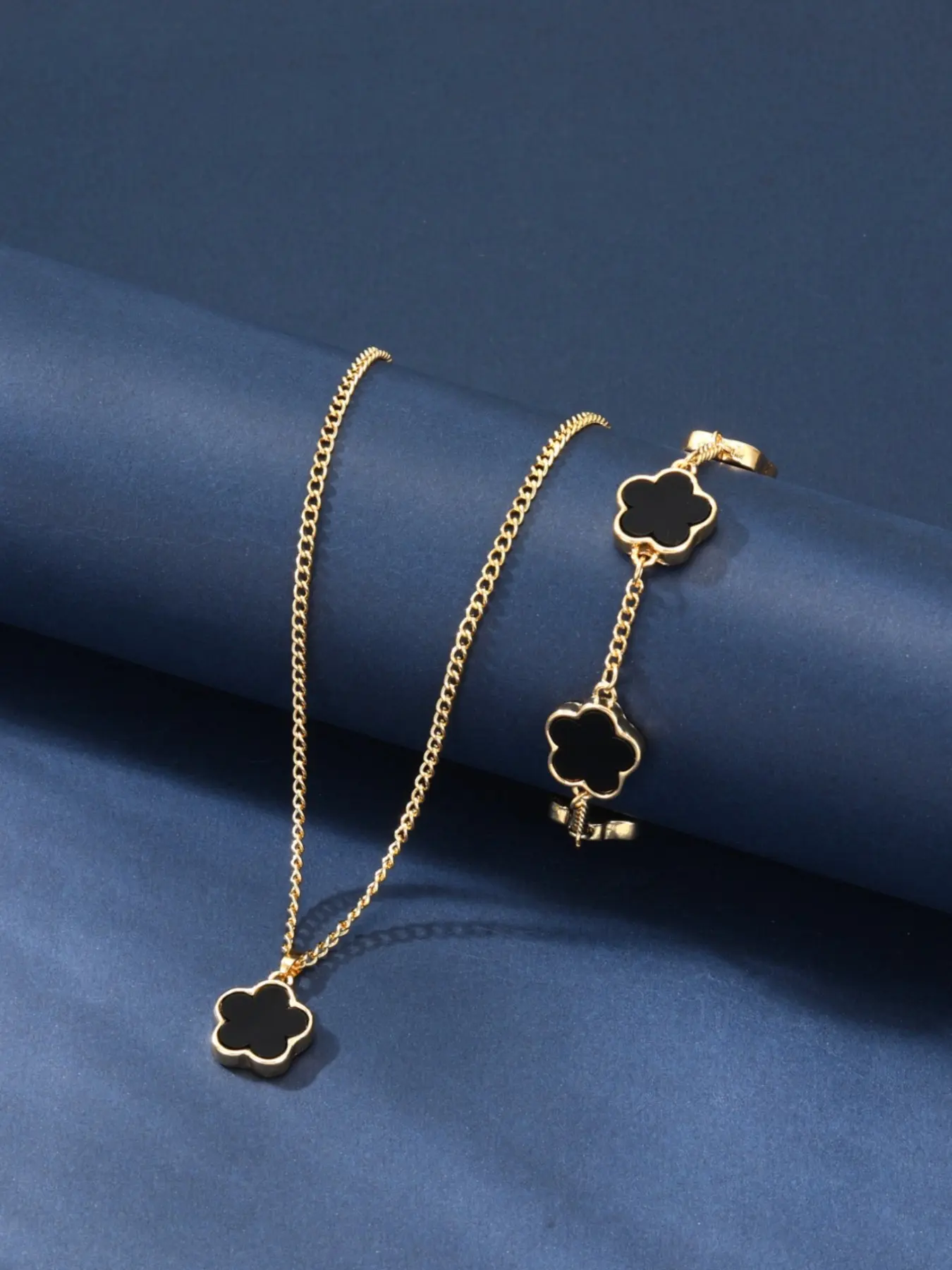 Men's Clover Creative Fashion Jewelry Set, Perfect for Vacation Travel, Ideal for Various Party Occasions, Stylish Accessories for Men