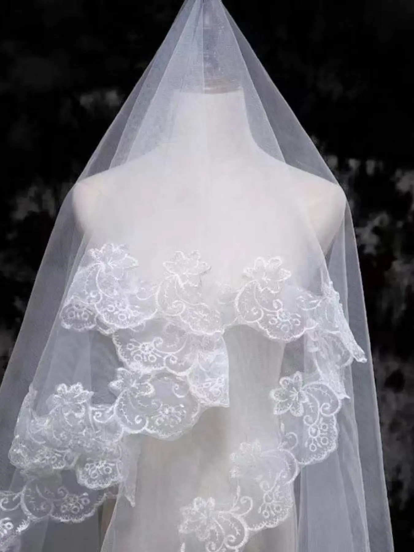 Women's Elegant Bridal Veil, Wedding Veils for Brides, Simple and Chic Design, Lace Trim, Romantic Style, Perfect for Weddings, 1 Piece