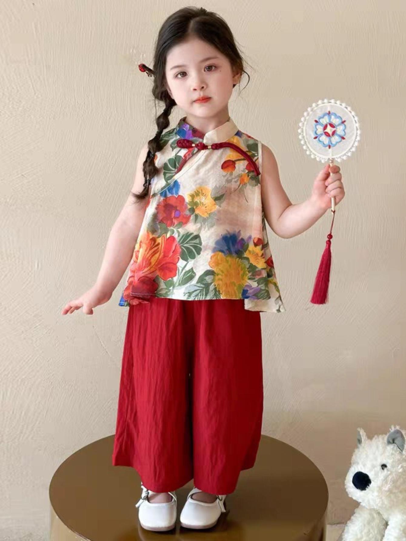 (New)A Two-Piece Outfit for Girls Featuring a New Chinese Style with a Hanfu And Qipao Set, Perfect for Summer. This Includes a Floral Vest Top with Traditional Buttons And Solid Color Casual Pants, for Outdoor