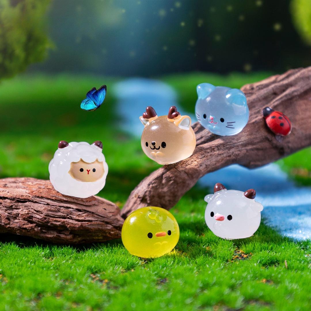 24 Luminous Mini Resin Animal Frog Tiger Figurine Glow in The Dark Miniature Figures Ornament Fairy Garden Accessories