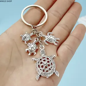Sea Turtle Keychain for Women and Men, Marine Animal Pendant Accessory for Handbags, Backpacks and Keys, Decorative Daily Carry Charm