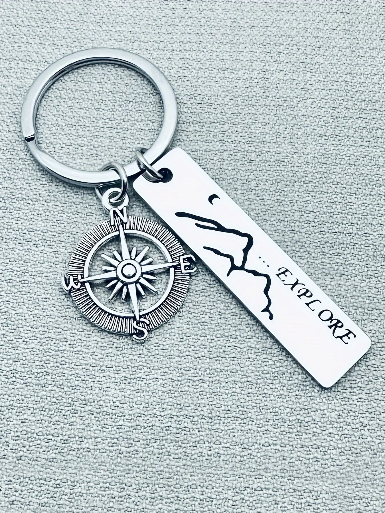 1/20pcs Exploration Inspiration Gift, Adventure Compass Keychain Accessory for Nature Lovers - Travel-Inspired Graduation Present, Travel Inspiration, Rustic Design, Sturdy Construction, Durable Metal, Travel Souvenir, Outdoor Enthusiasts