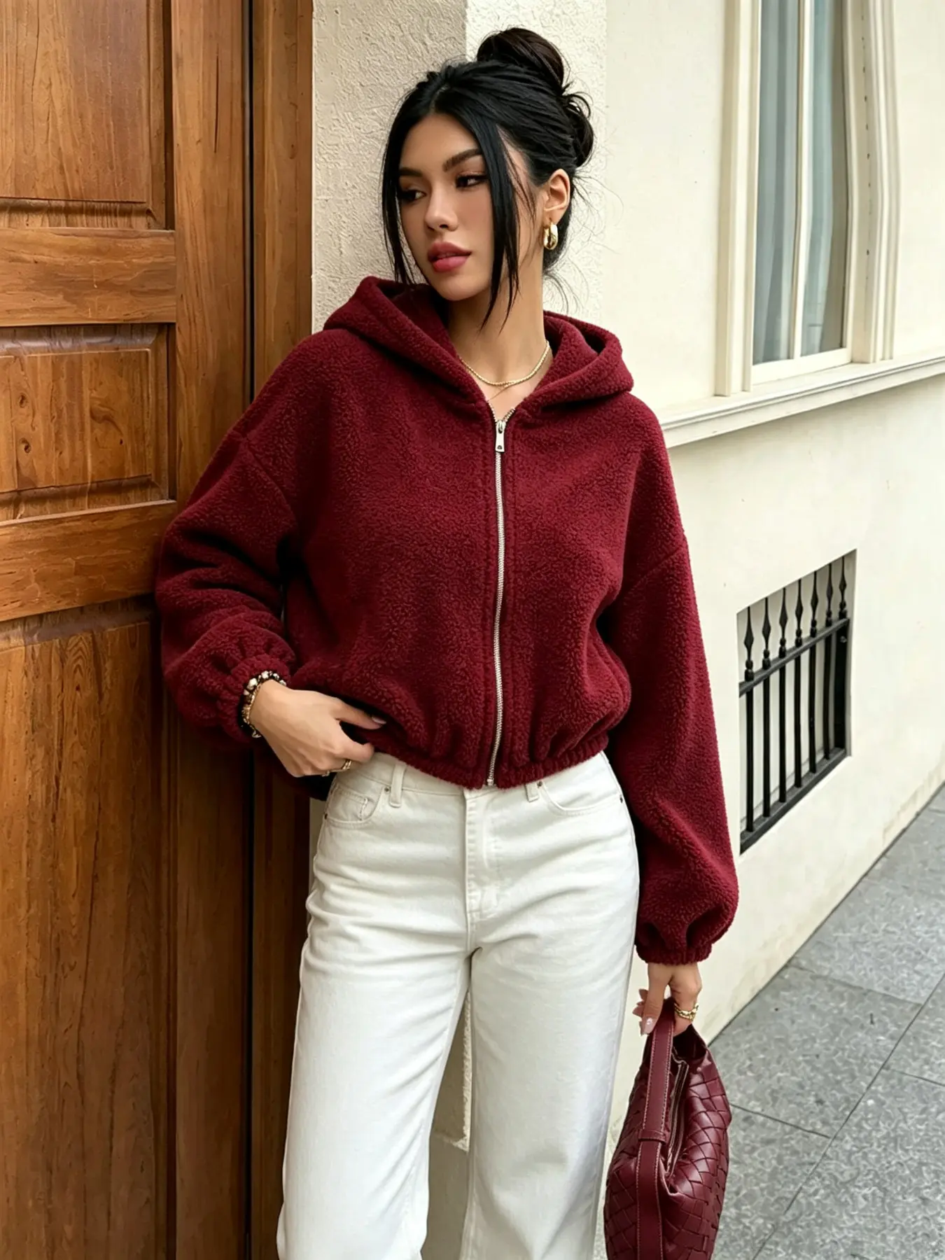 Women's Casual American Style Short Teddy Fleece Hooded Jacket, Full Zip Waist Drop Shoulder Fur Top, Warm Outdoor Coat for Daily Use