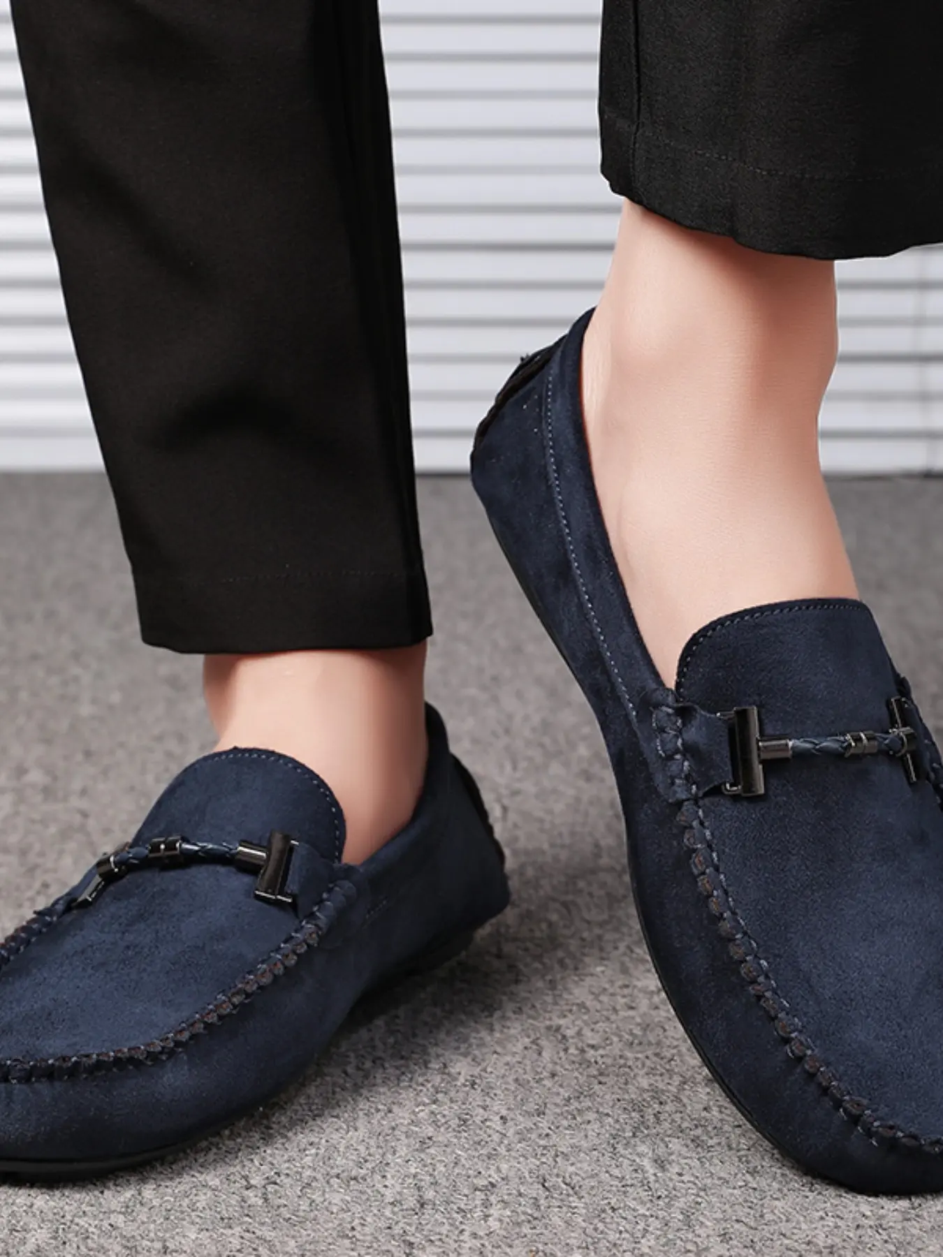 Men's Matte Suede Slip-On Loafers, Flat Heel Loafers, Fashionable Casual Loafers, Metal Buckle Casual Driving Shoes, Comfortable Footwear for Daily Wear, Stylish and Practical Design