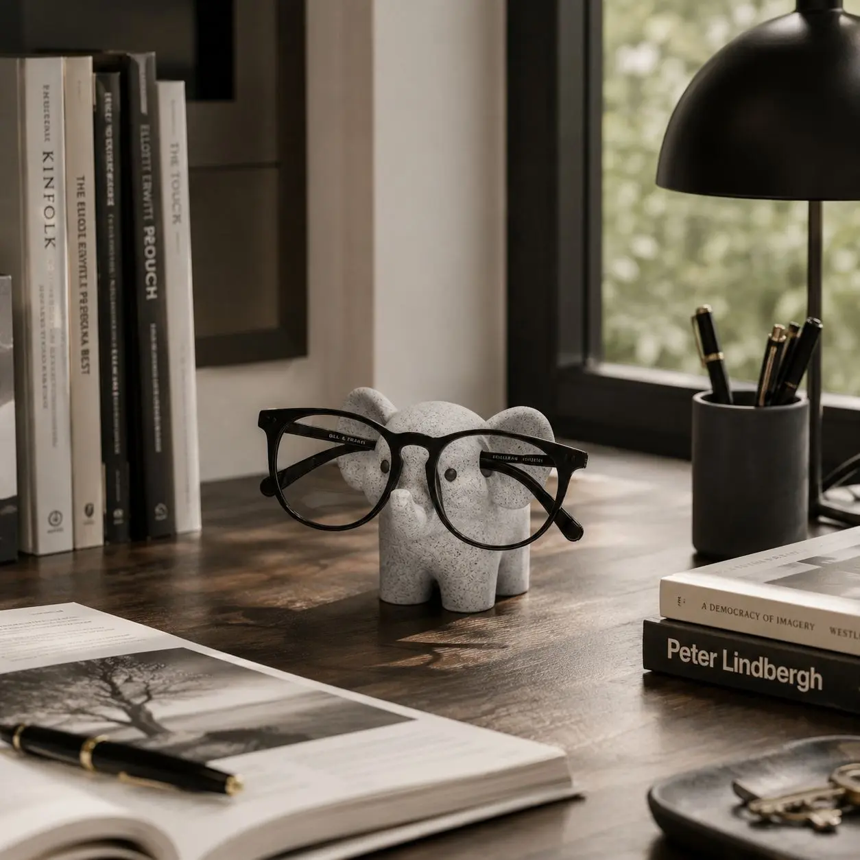 Nordic Minimalist Elephant Glasses Holder, High-Value Desktop Decor, Fun Desk Accessories, Practical Storage Solution, Enhance Your Desk and Nightstand Happiness!