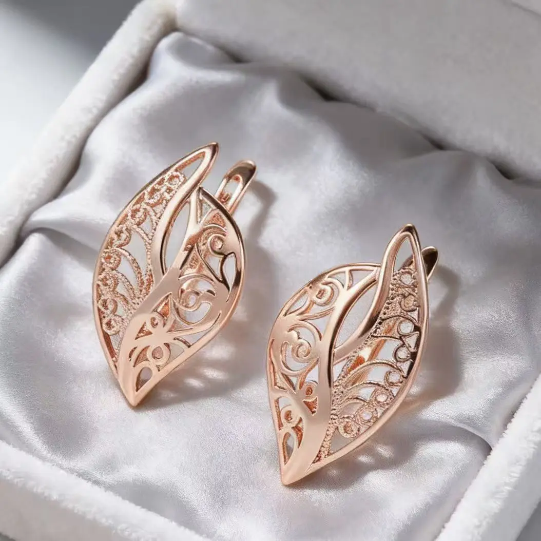 Women's Rose Gold Hollow Leaf Copper Drop Earrings - Single Pair, Light Luxury, Versatile, Feminine Style Leaf Motif Costume Jewelry for Engagement, Daily Fashion