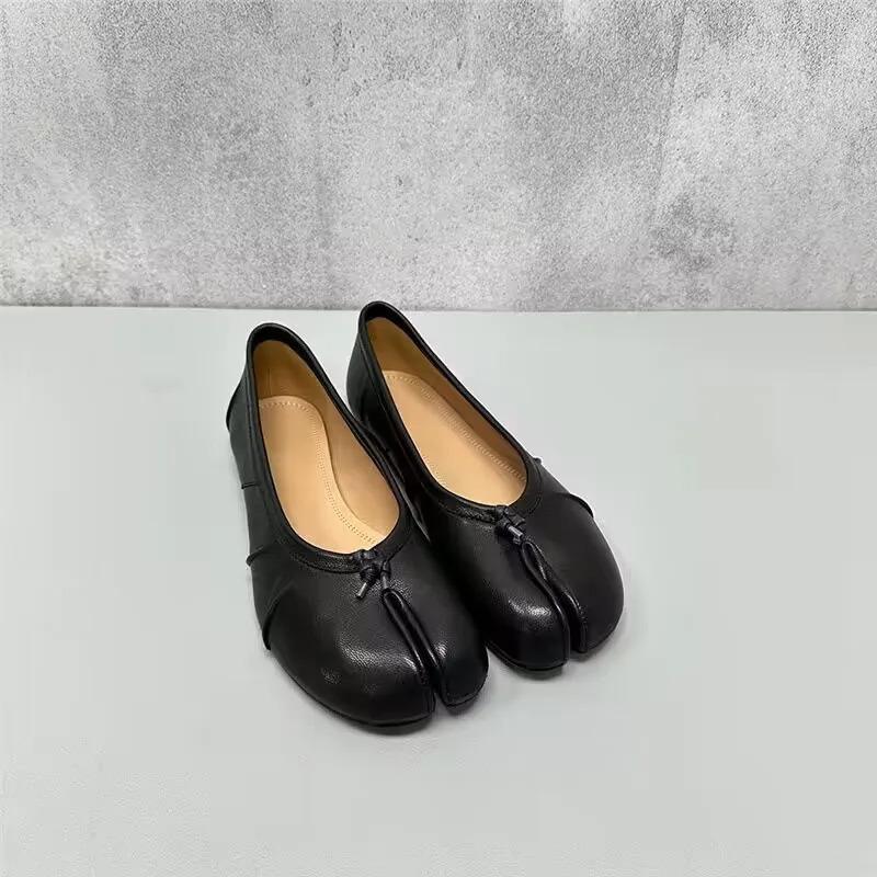 Fashion Hot PU Leather Tabi Shoes Women Handmade Women Flats High Quality Shoes Luxury Design Split-Toe Mules Shoes