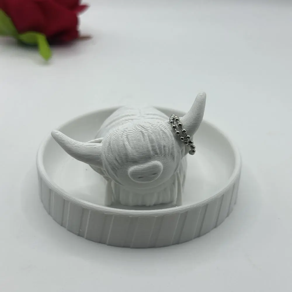 Cute Highland Cow Ring Holder with Round Storage Dish, Rustic Farmhouse Style Jewelry Display Tray, Eco-Friendly PLA Bioplastic Smooth Desktop Organizer, Decorative Small Tabletop Tray For Rings Earrings Necklaces Bracelets, Country Farm Animal Ornament H