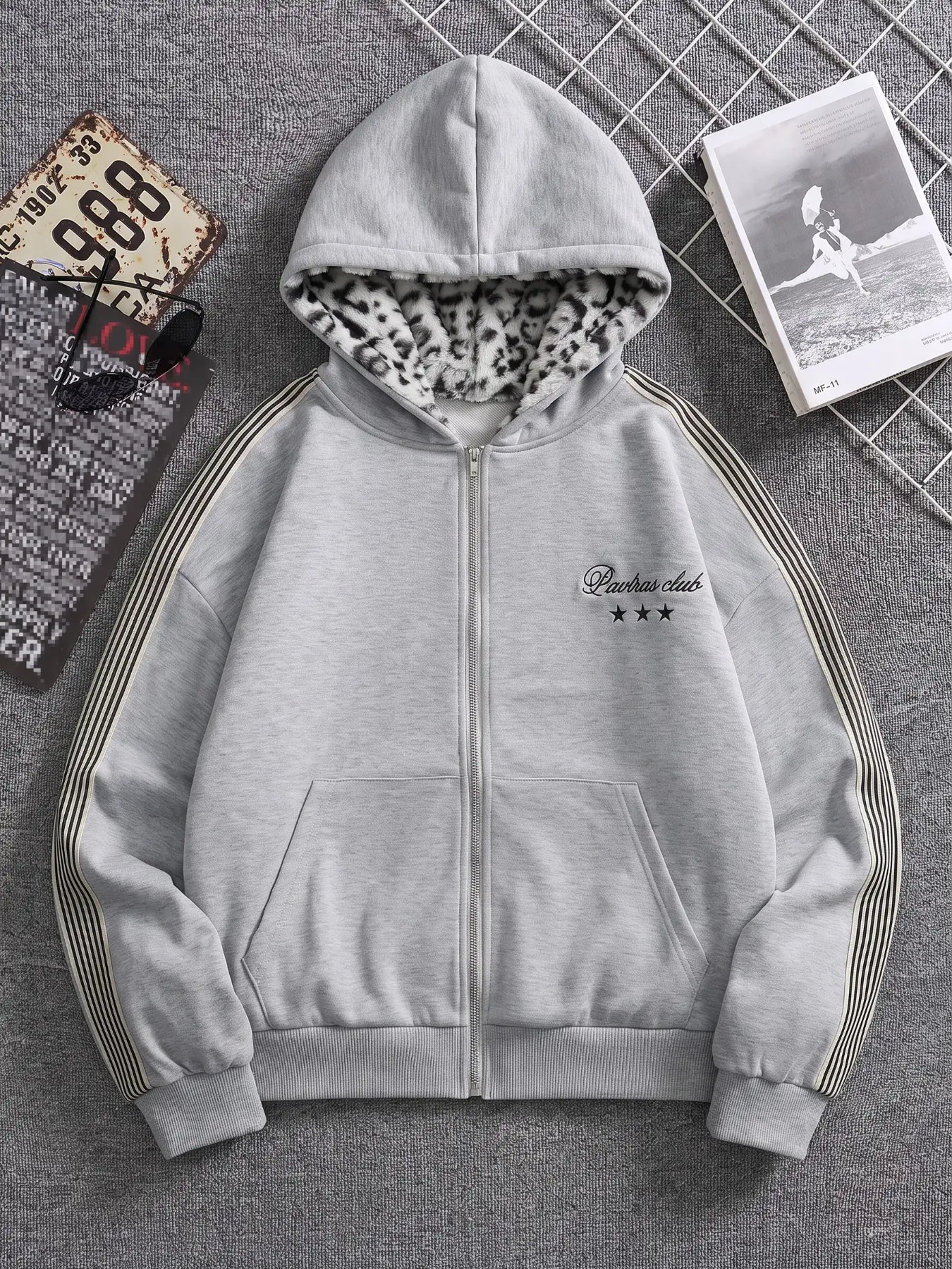 Men's Gray Zip-Up Hoodie with Leopard Print Lining, Casual Streetwear Jacket with Striped Sleeves & "Pavbras club" Logo, Retro Y2K Outerwear for Fall, Campus Looks, Casual Outings, Parties, Travel, Night Outs, and Relaxed Urban Styling