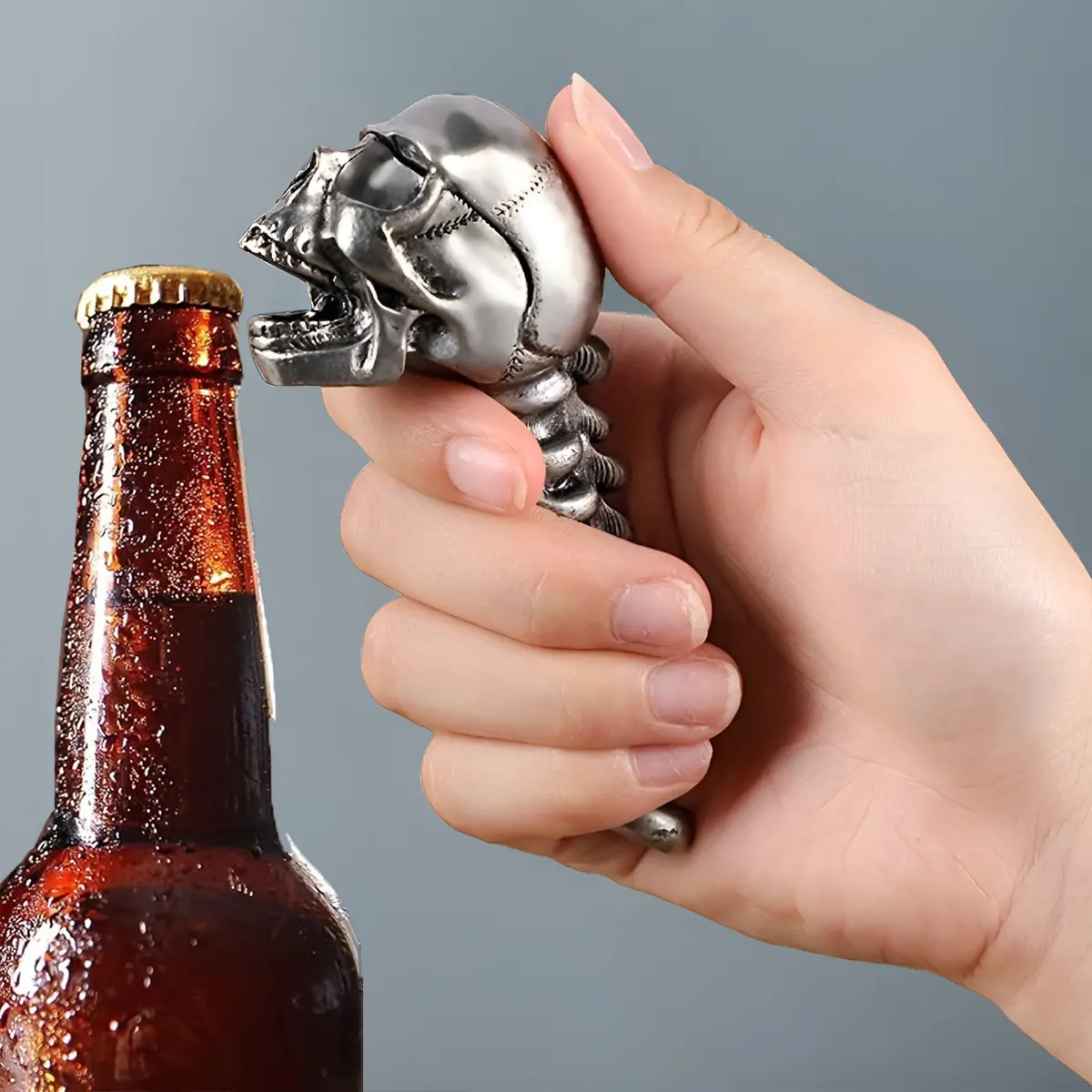 Halloween Skull Metal Bottle Opener, Perfect for Beer and Juice Caps, Ideal Kitchen Tool for Home and Restaurant Use