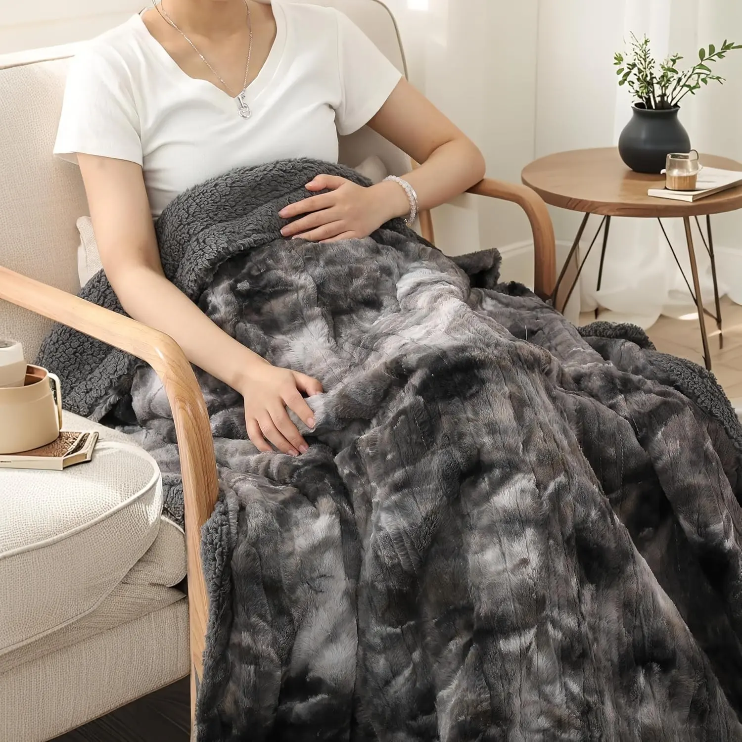 Electric Heated Throw Blanket 50"x60", Faux Fur Plush with 4 Heat Settings & 2/4/8/10H Auto Shut-Off, Overheat Protection, Machine Washable, for Office & Chair, Dark Grey