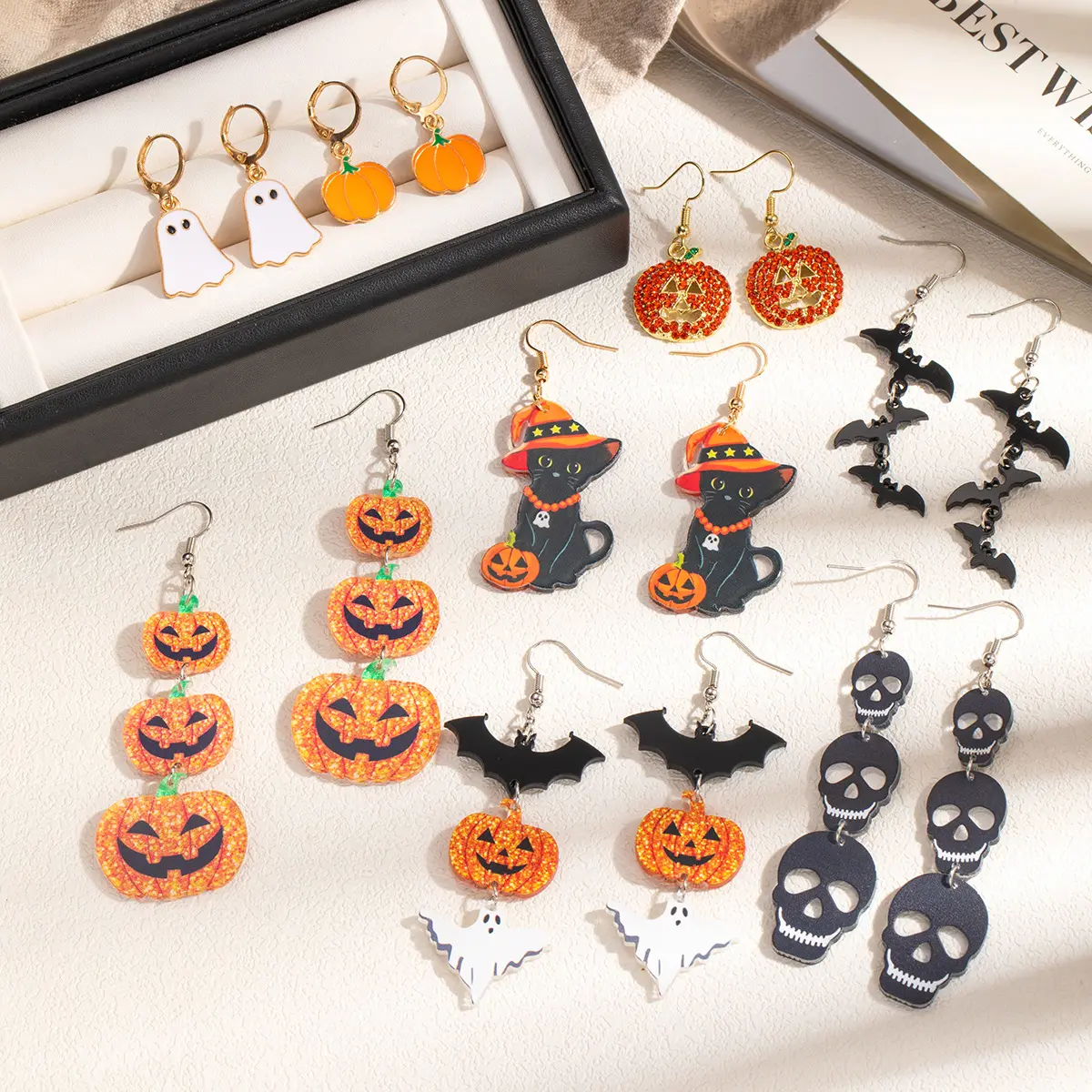 Cute Halloween Pumpkin Cat Bat Acrylic Earrings for Women, Gothic Spooky Dangle Statement Earrings, Lightweight Fall Jewelry, Funny Costume Accessories for Halloween Party, Cosplay, Trick or Treat, Festival & Gifts
