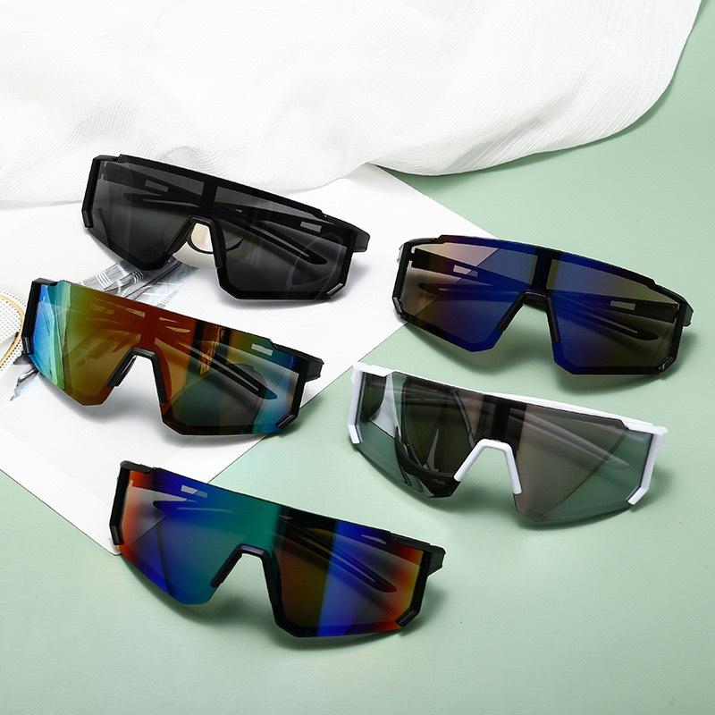 4pcs Men & Women Sports Cycling Sunglasses – UV400 Mirror Lens Goggles for Running, Fishing, Hiking & Outdoor Riding, Windproof Lightweight Design, Ideal Sun Protection Eyewear for Summer Activities Polarized travel accessory Double Bridge Sunglasses Set