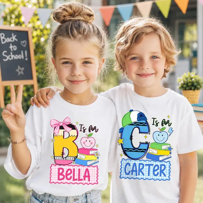 Kids' Personalized Alphabet Print Short Sleeve Crew Neck Shirt - Custom Name Back to School Outfit, Cute Minimalist Kindergarten Toddler Top, Customized Gifts for Boys/Girls