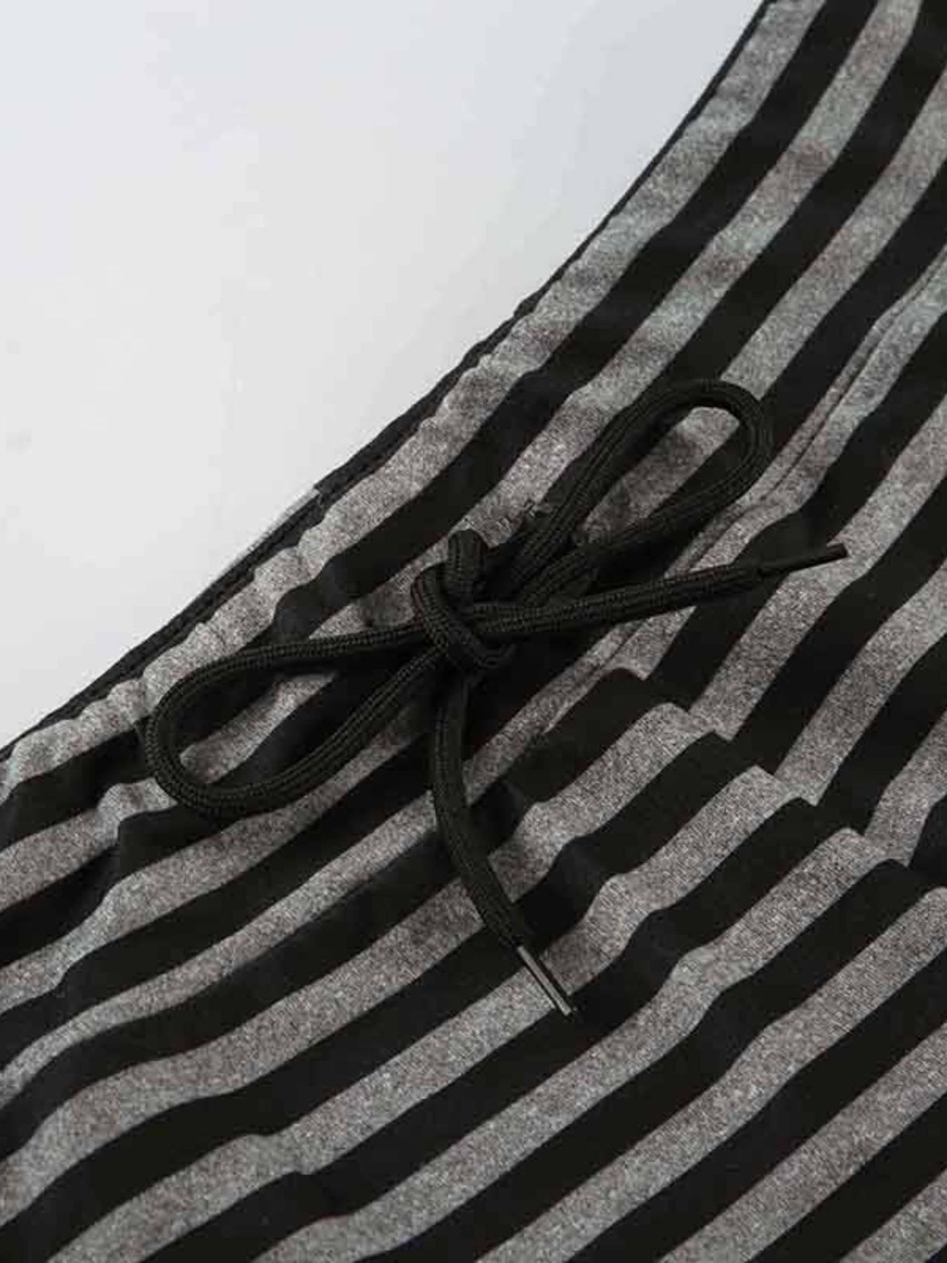 Women's Striped Print Halter Neck Tie Back Top & Shorts Two-piece Set, Casual Fashion Cozy Breathable Two Piece Outfits for Daily Wear, Ladies Clothes for All Seasons