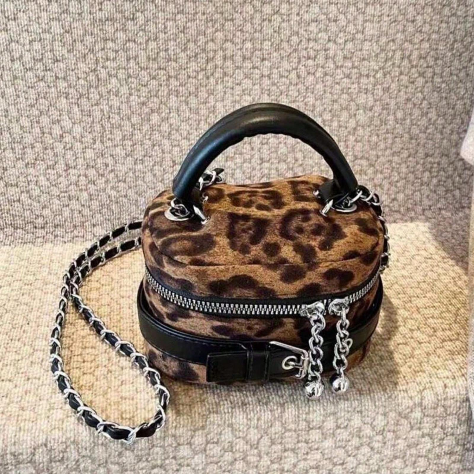 Leopard Print Mini Crossbody Bag, Cute Stylish Chain Coin Purse Mini Bag Accessories Shoulder Tote Bag Everyday Purse Wallets for Women Work Bags Perfect for Women'S Daily Outings and Parties