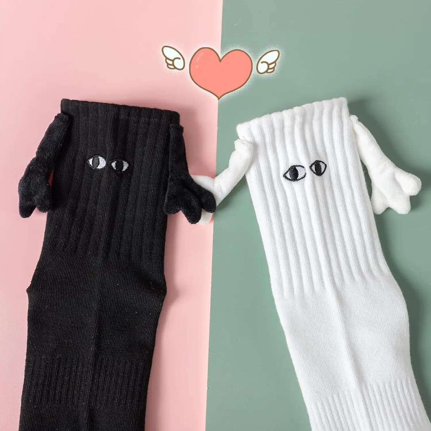 Instagrammable Couple Socks Magnetic Hand Hold Mid Calf Funny Matching Set for Dating Couples BFFs Photo Prop