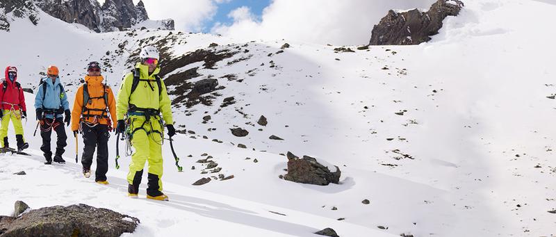 Pioneer Camp Men's Lightweight Polar Fleece Jacket Full Zip Antistatic Casual Coat Soft Warm Outwear with Zipper Pockets