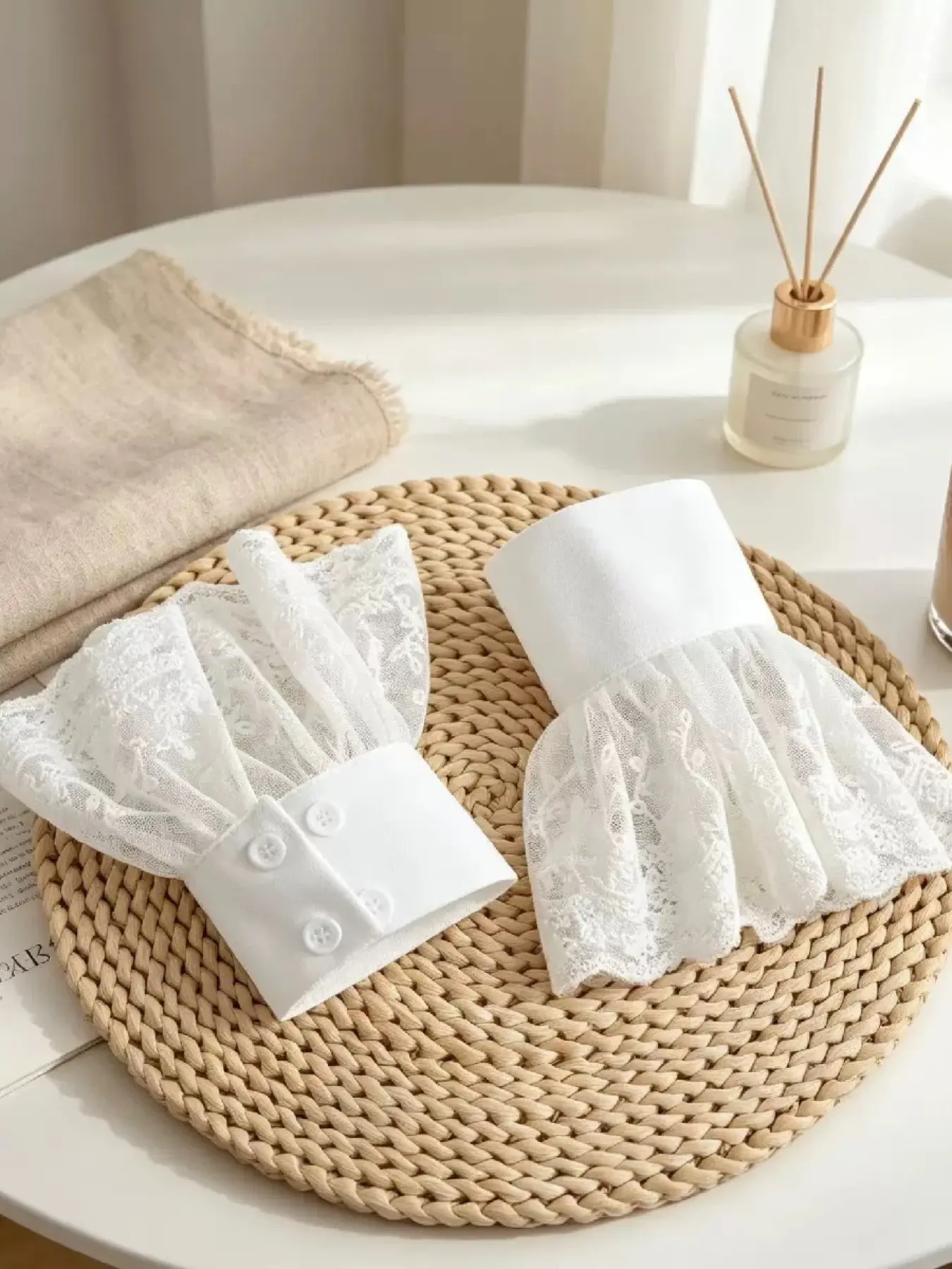 Women's Detachable False Sleeve Cuffs, Lace Pleated Sleeve Covers, Shirt Protector Gloves Accessory, Fashionable Clothing Detail