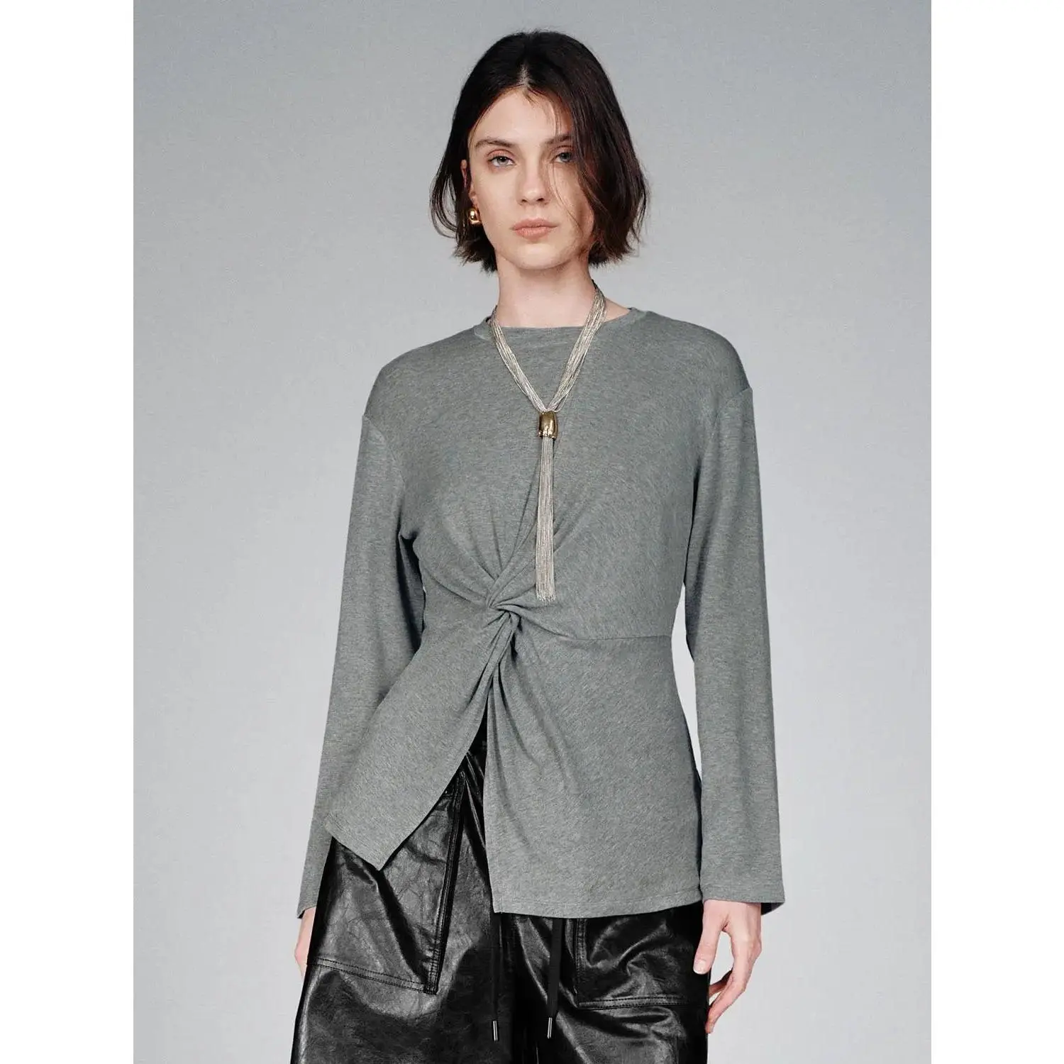 URBAN REVIVO Women's Knot Front Lyocell-Wool Blend Round Neck Long Sleeve Essential Everyday Thin Top, Twist Detail, Draped Basic Blouse