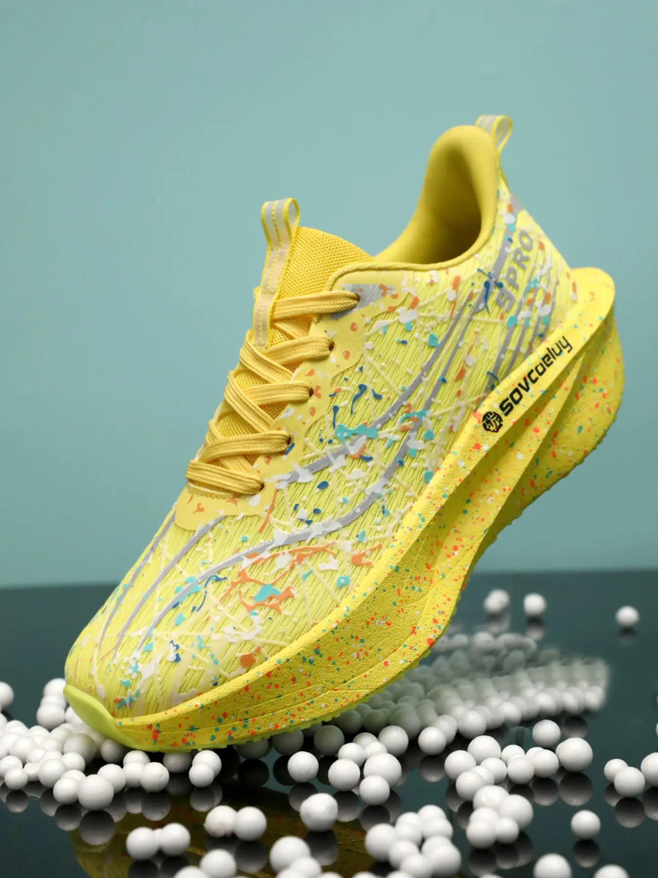 New Couple Running Shoes Carbon Board Shock Absorption Wear-Resistant Sports Shoes Lightweight Anti-Slip Casual Fashion Sneakers