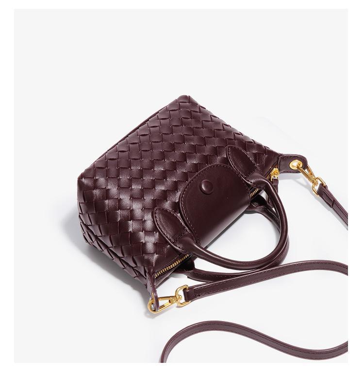 6252 Hand-woven Shoulder Dumpling Bag 2025 New PU Leather Fashion Commuter Messenger Bag