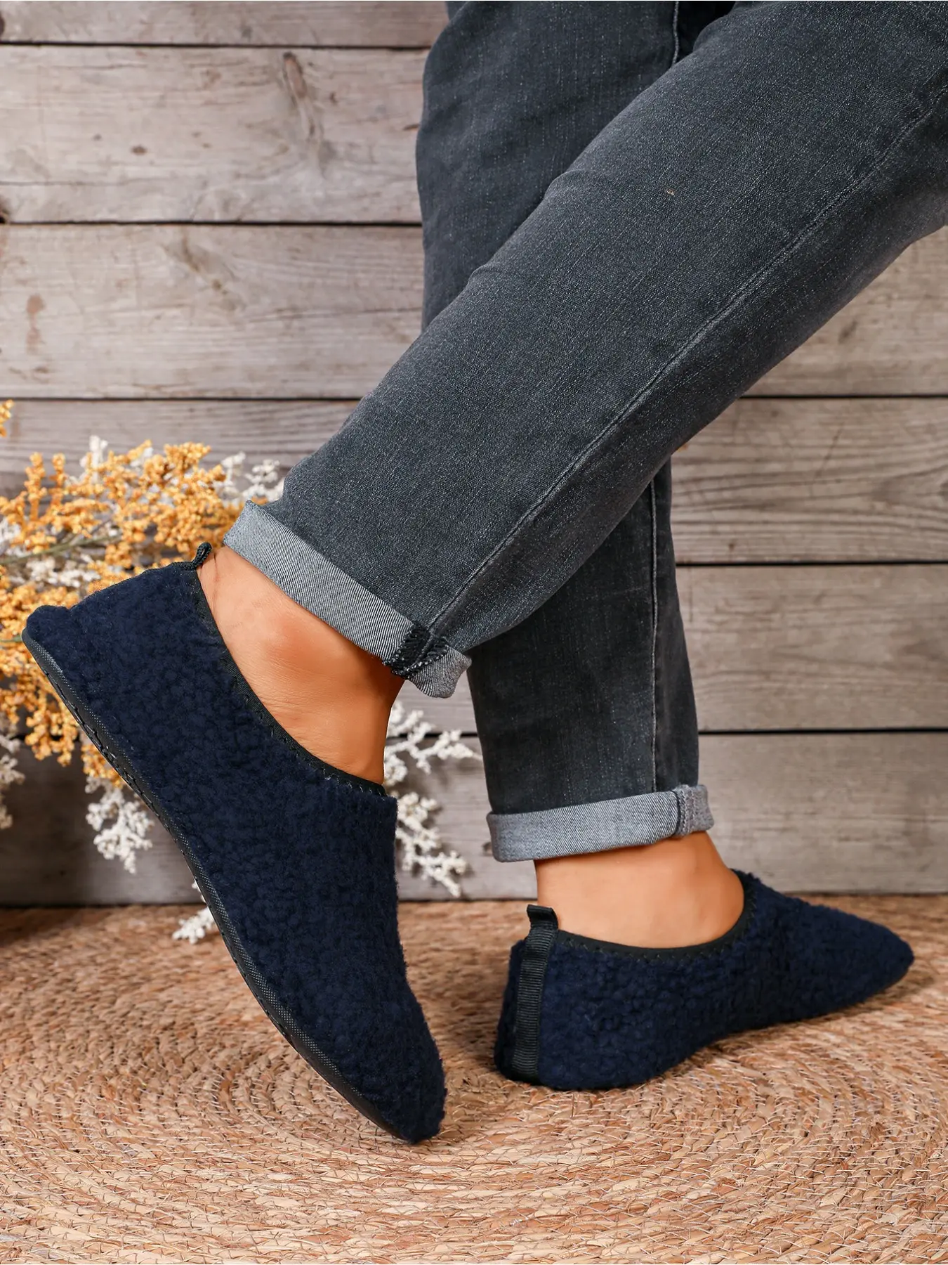 Winter Women's Warm Slip-On Cotton Slippers, Unisex Thick Plush, Non-Slip Soft Sole, Comfortable Skin-Friendly, Easy On/off, All-Season Indoor Shoes, Warm Indoor Footwear