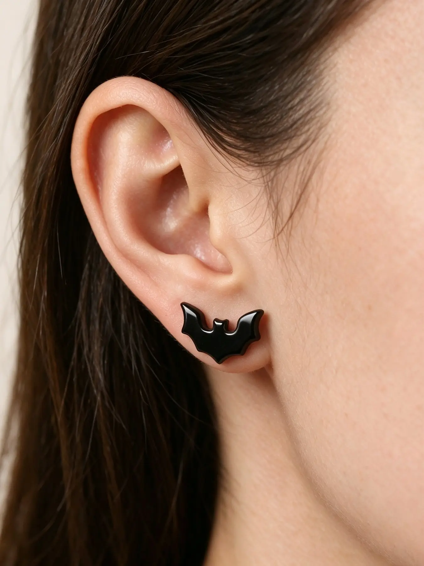 Bat Shape Earrings, Unique Sweet Cool Jewelry, Halloween Accessory, Simple Mini Earrings for Men and Women, Unisex Fashion