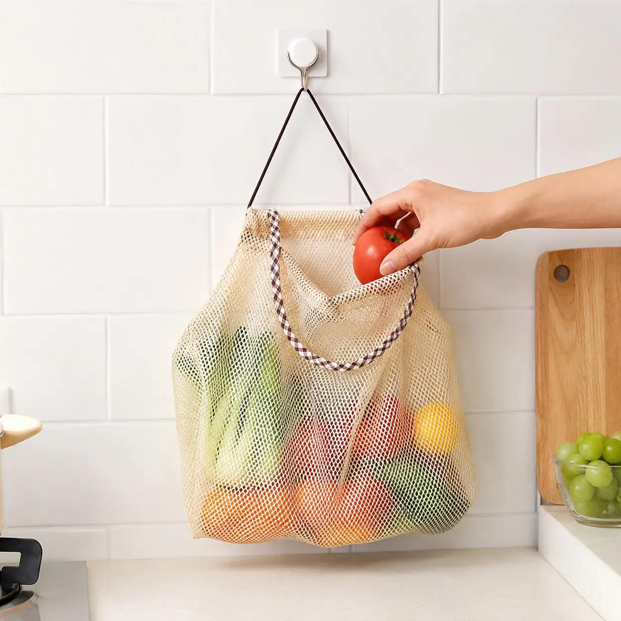 1-Pack Cream Hanging Mesh Produce Storage Bag, Fruit and Vegetable Organizer with Hanging Cord, Ideal for Kitchen Pantry Organization