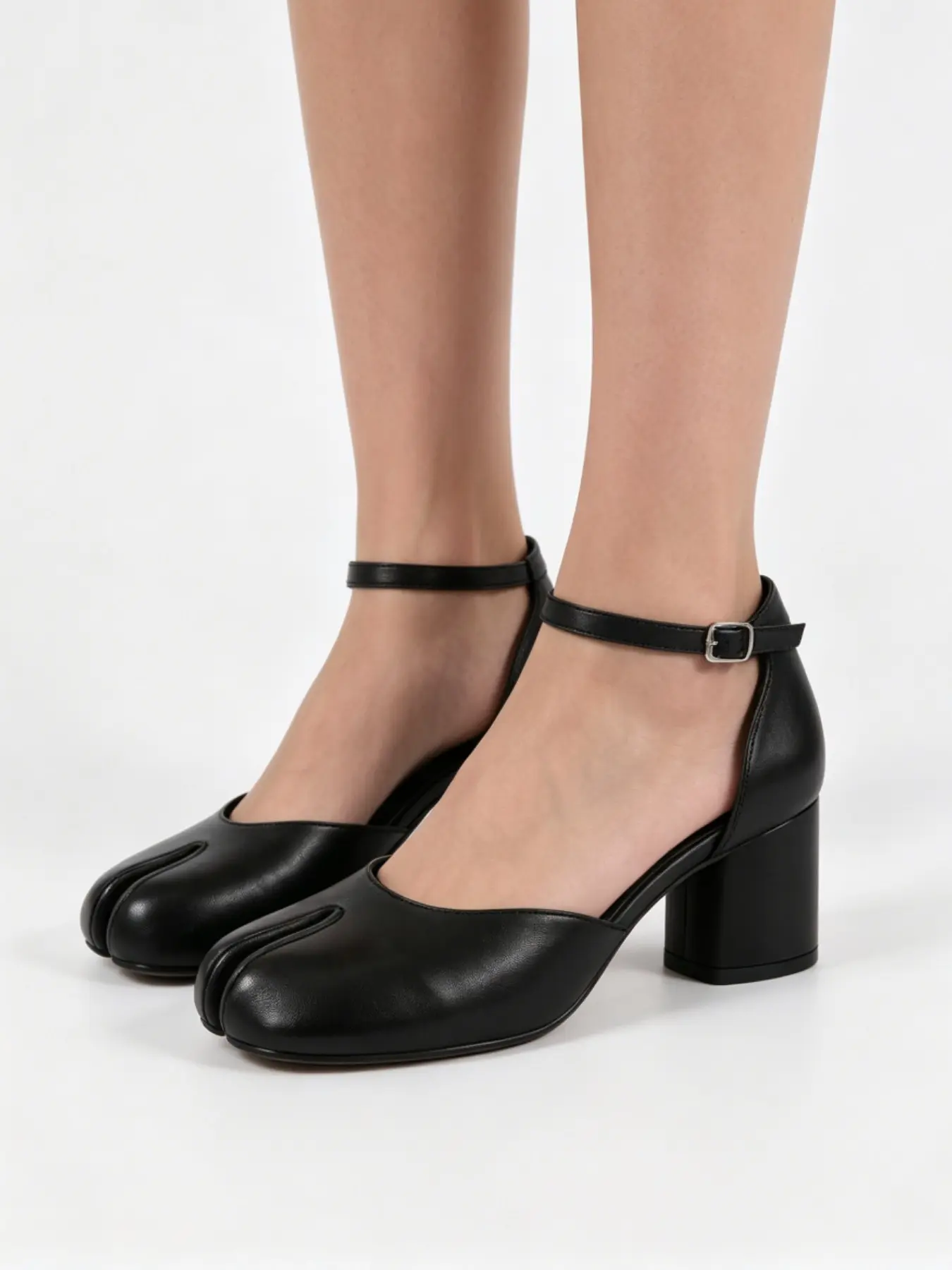 Split Toe Side Hollow Thick Heel Single Shoe, One Word Ankle Buckle Horsehoe Split Finger Mid Heel, Vintage Unique Daily Commute Women's Fashion Shoes