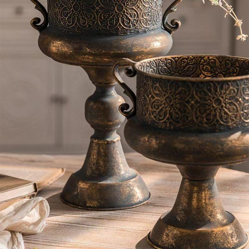 A French decorative vase crafts decorative ornaments romantic trophy shaped crafts