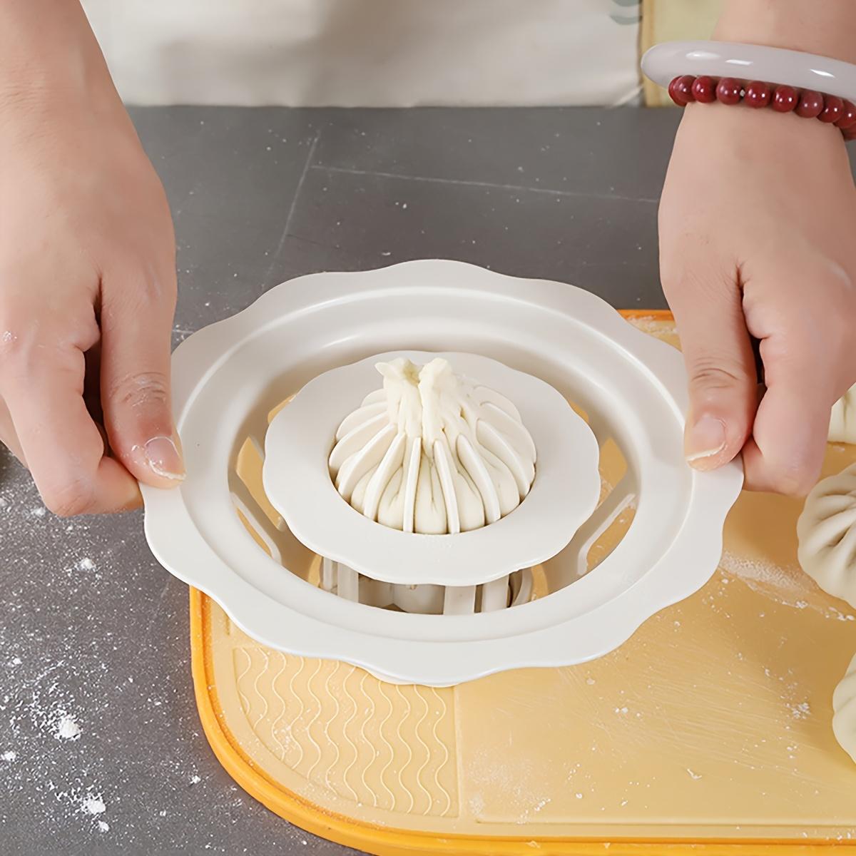 Easy-To-Remove Non-Stick Bun Maker - Food-Grade ABS Plastic Kitchen Tool Equipped with a Uniform Dumpling Mold, Designed for Making Buns And Shao Mai, Quick Forming, Non-Stick, Easy to Release, Practical Kitchen Utensil