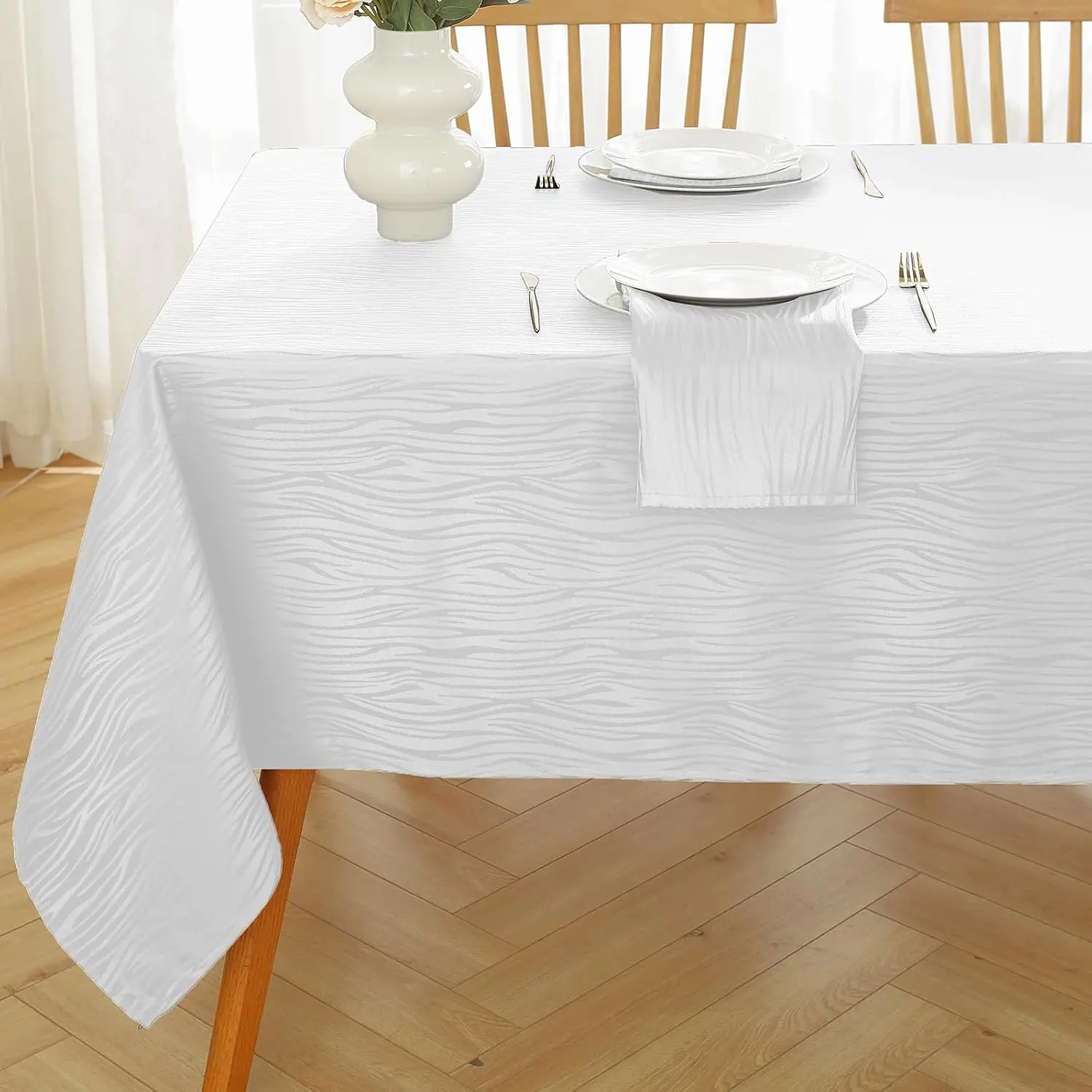 Wavy Swirl Jacquard Tablecloth, 52 x 70 Inch Rectangular White | Textured Fabric Table Cover, Heavy Duty, Wrinkle Resistant, Spillproof, Washable for Wedding, Party, Outdoor Picnic