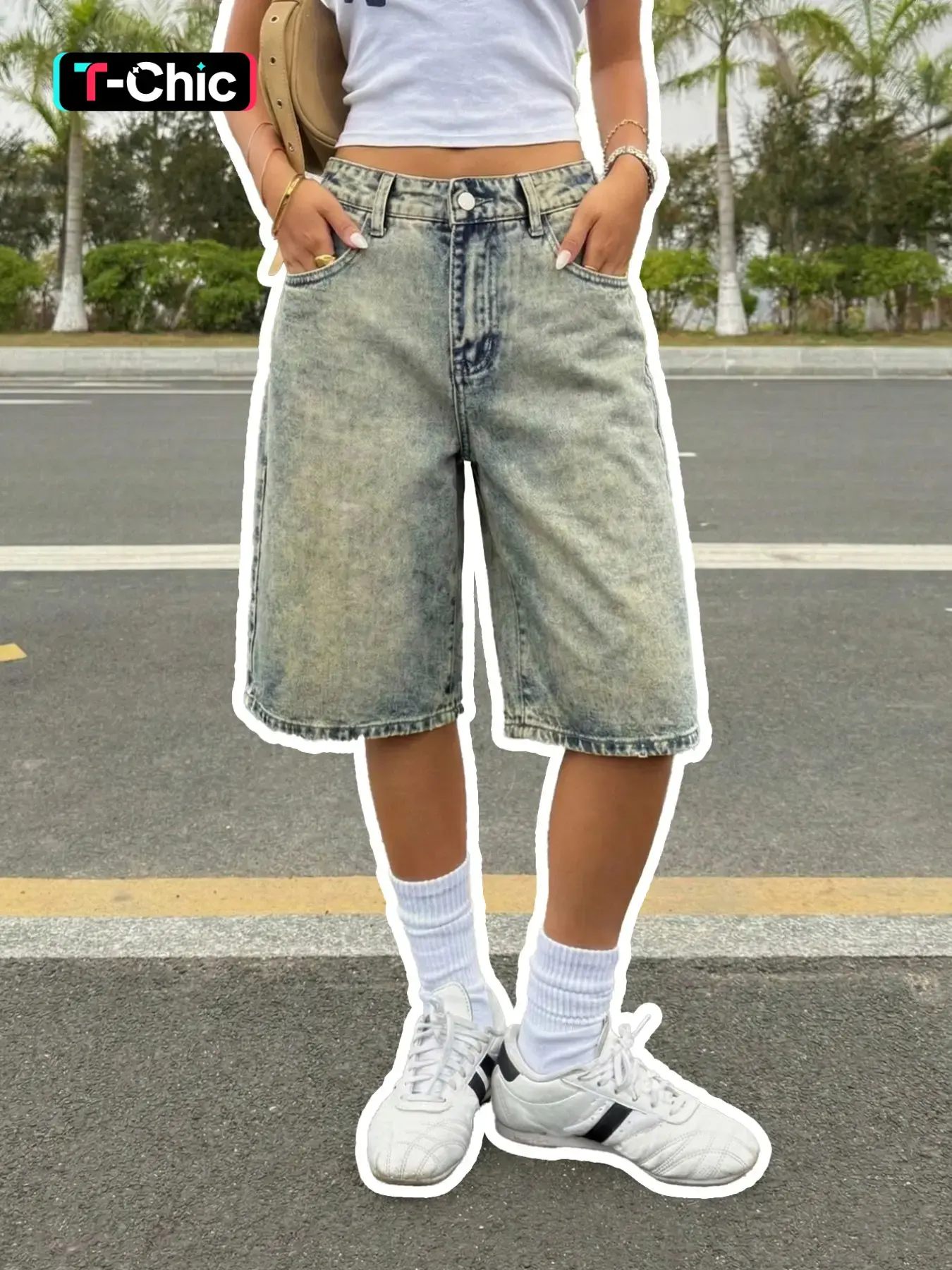 Women's Mid Rise Vintage Acid Wash Denim Jorts, Oversized Baggy Wide Leg Knee-Length Shorts, Casual Festival Shorts, Everyday Short, Trendy 90s Retro Streetwear Comfy Bottoms for City Walks, Brunch Dates, Summer Hangouts & Casual Daily Looks