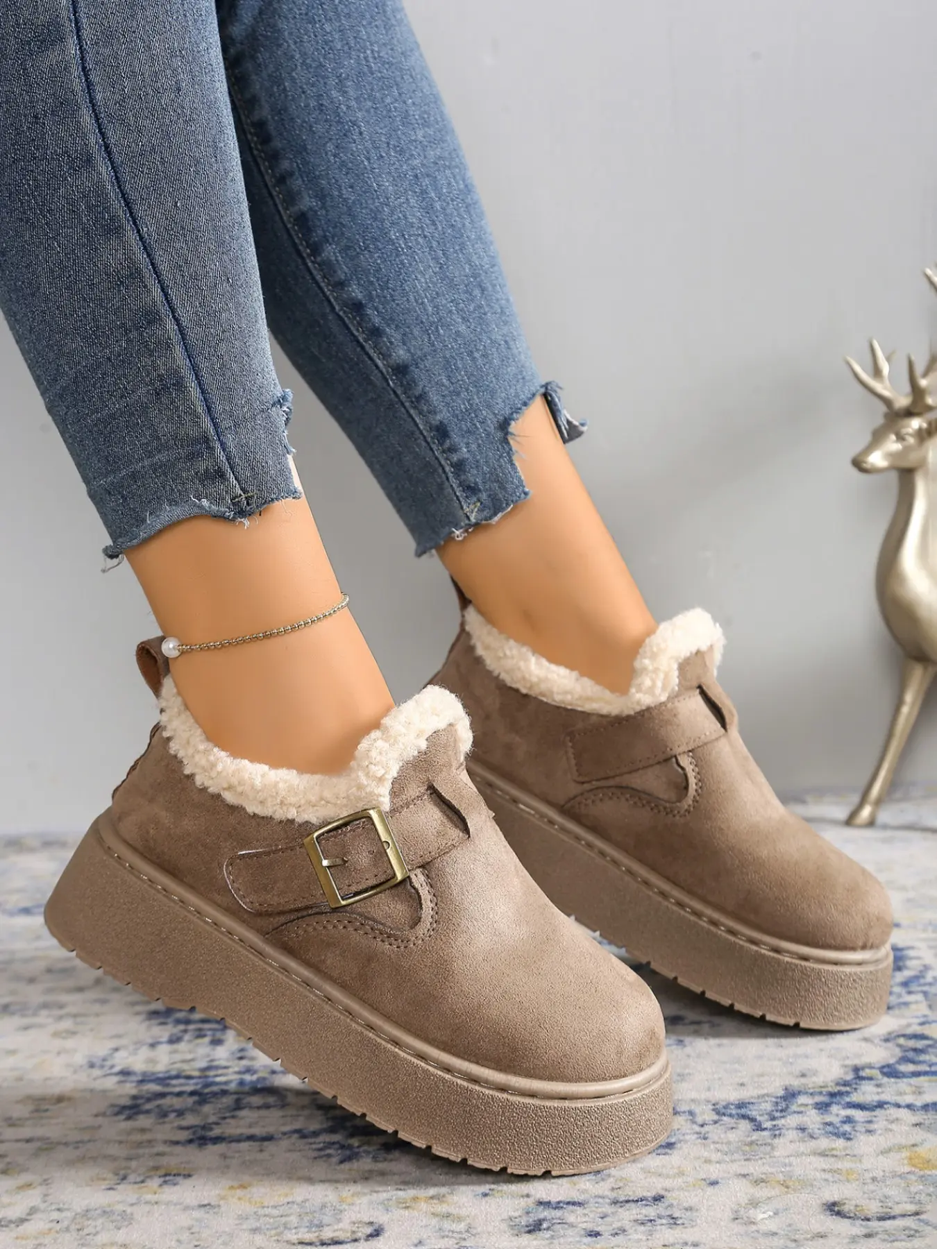 Winter New Retro Casual Buckle Thick Sole Cotton Shoes, Round Toe Full Back Sheepskin Lining, Warm Daily Wear, Versatile Commute Boots