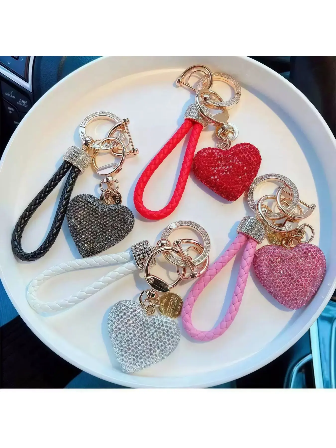 Women's Crystal Keychain with Shiny Diamond Heart Design, Elegant Keychain, the Perfect Gift for Women and Girls